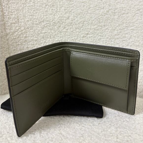 Versace men’s Olive Green Croc-Embossed wallet - Picture 5 of 5